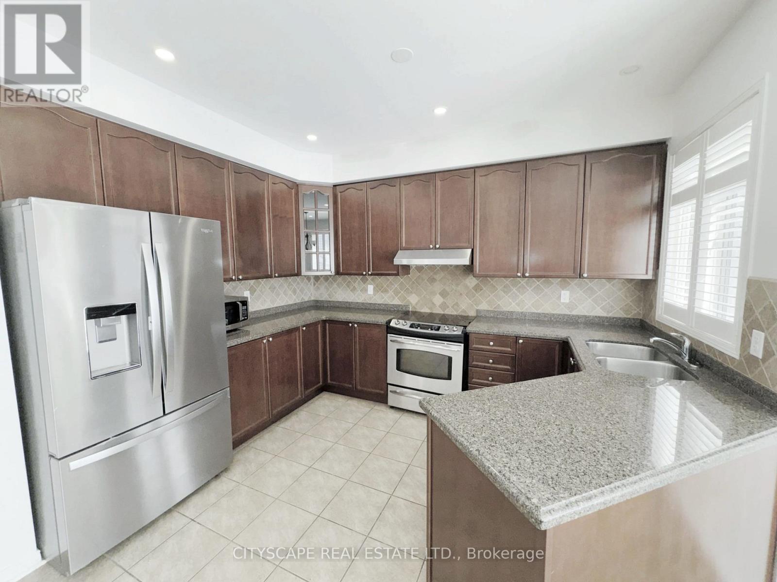 5476 Freshwater Drive, Mississauga, Ontario  L5M 0J8 - Photo 7 - W12831010