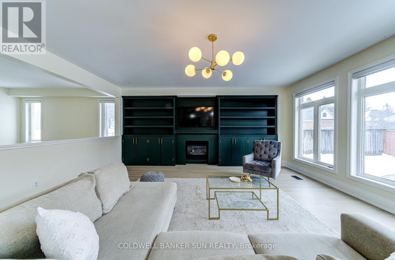 33 Ellis Crescent, Kawartha Lakes, Ontario  K9V 0A5 - Photo 10 - X12830942