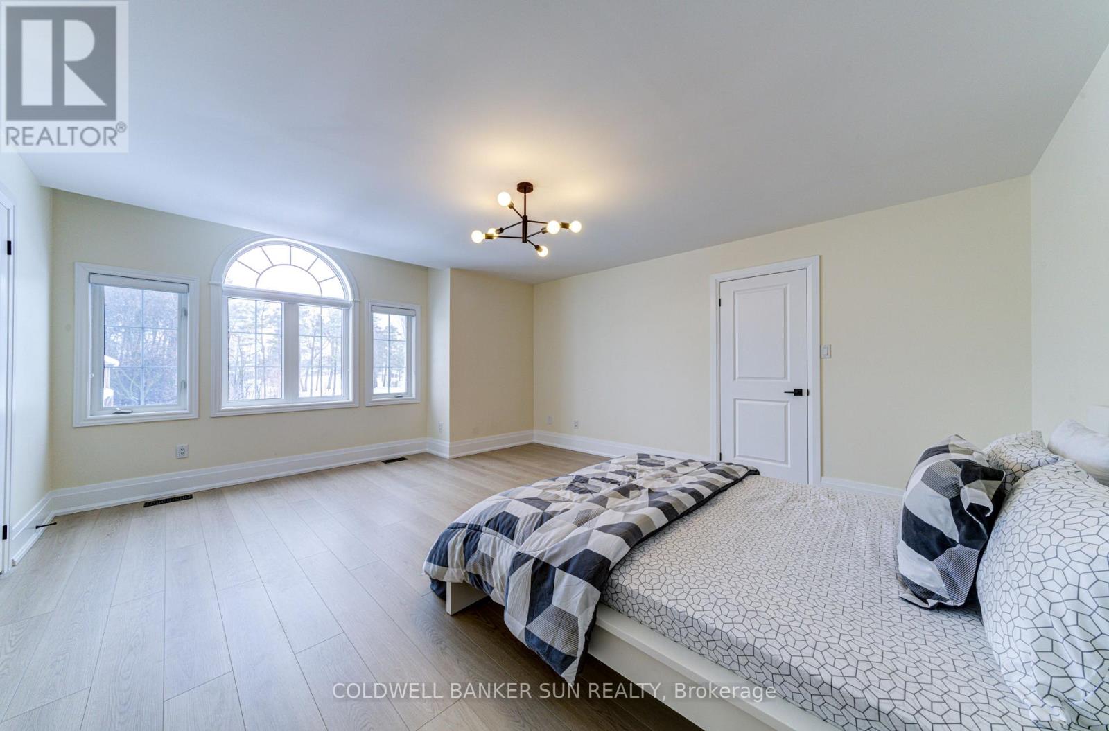 33 Ellis Crescent, Kawartha Lakes, Ontario  K9V 0A5 - Photo 33 - X12830942