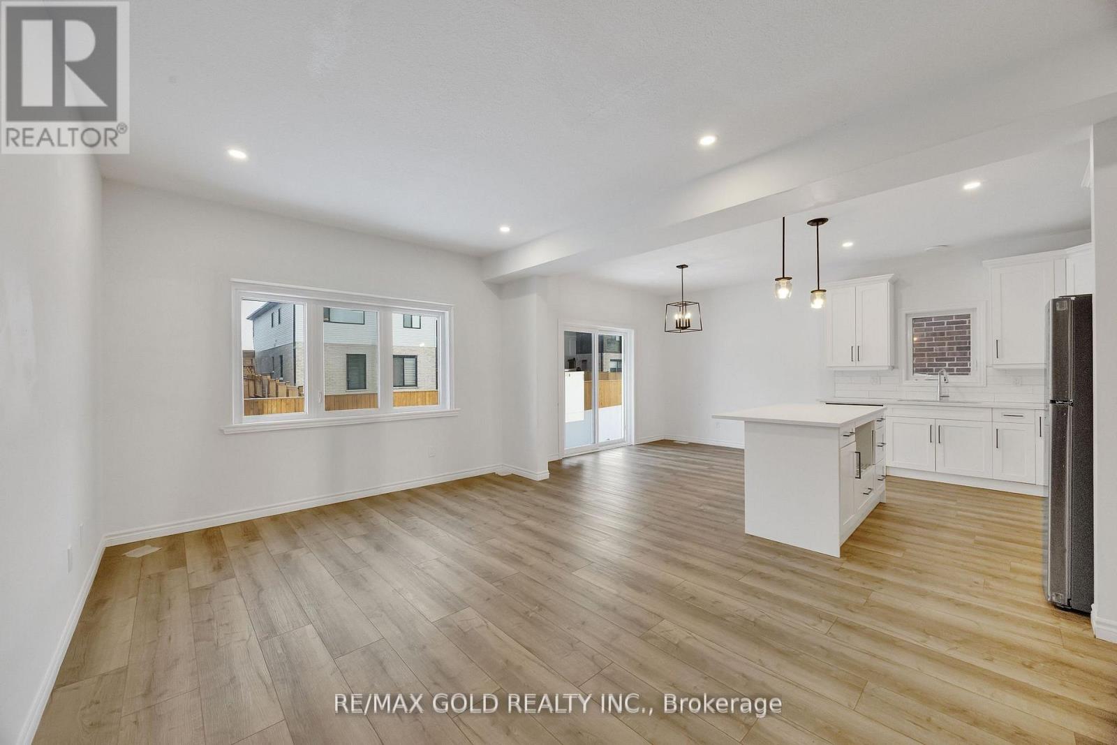 Photo 10 of 38 for 259 Byers Street