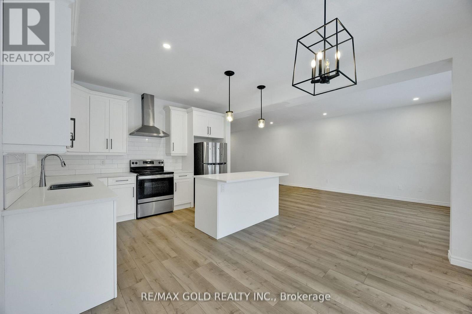 Photo 14 of 38 for 259 Byers Street