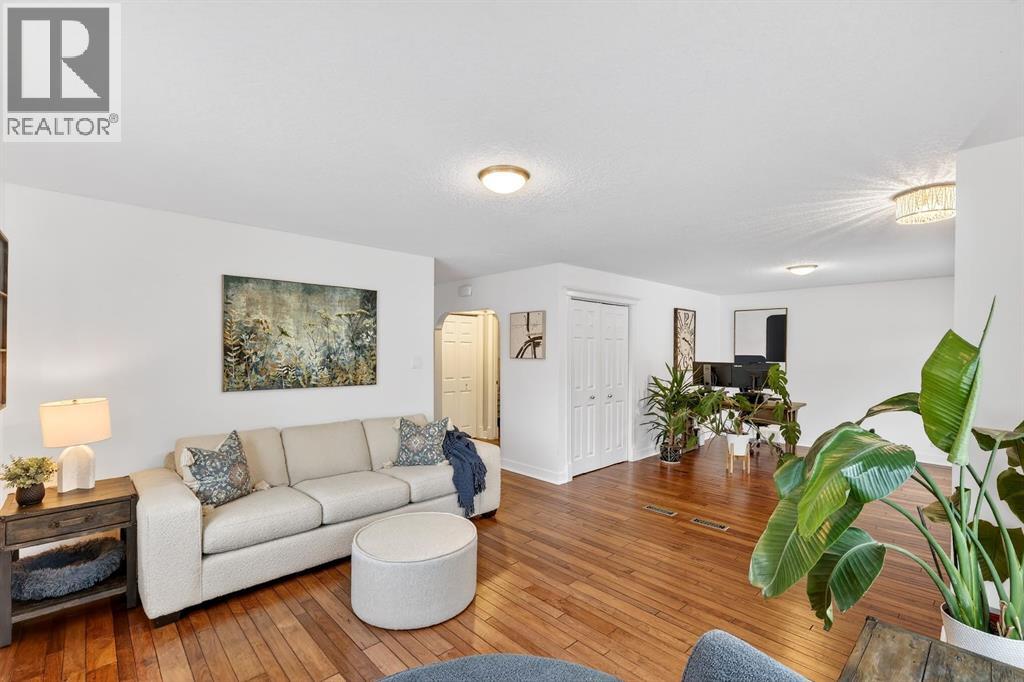 101 12a Street Ne, Calgary, Alberta  T2E 2W1 - Photo 8 - A2280753