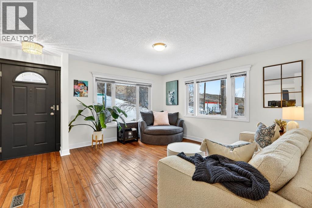 101 12a Street Ne, Calgary, Alberta  T2E 2W1 - Photo 5 - A2280753