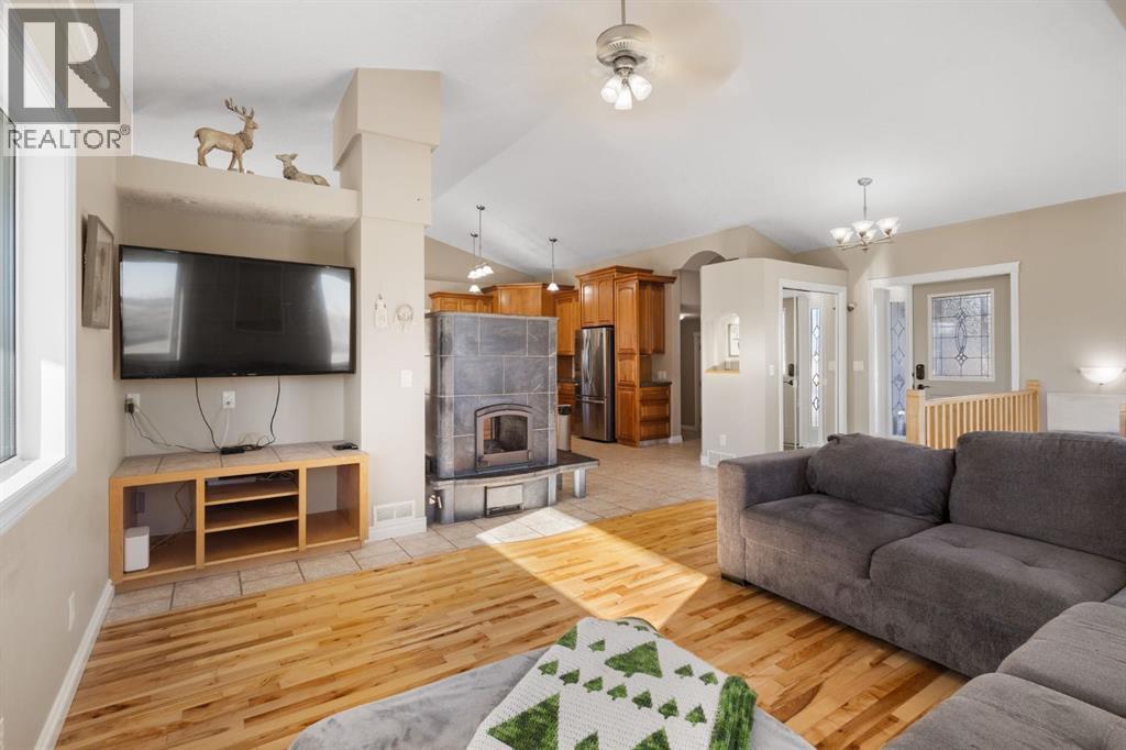 149 Sharp Hill Drive, Rural Rocky View County, Alberta T4A 0P1 - Photo 5 - A2284437