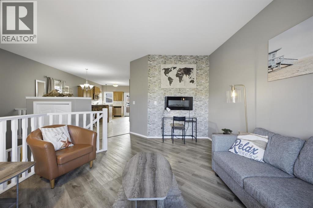 8 Horne Close, Sylvan Lake, Alberta  T4S 0C4 - Photo 8 - A2288401