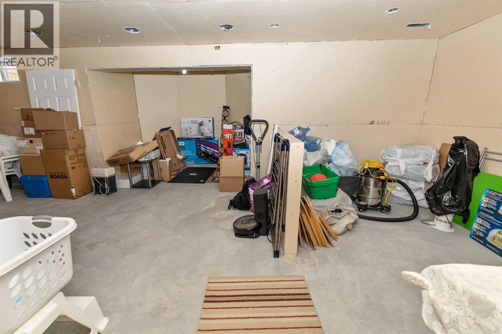 63 Hawkmount Green Nw, Calgary, Alberta T3G 3T9 - Photo 32 - A2288583