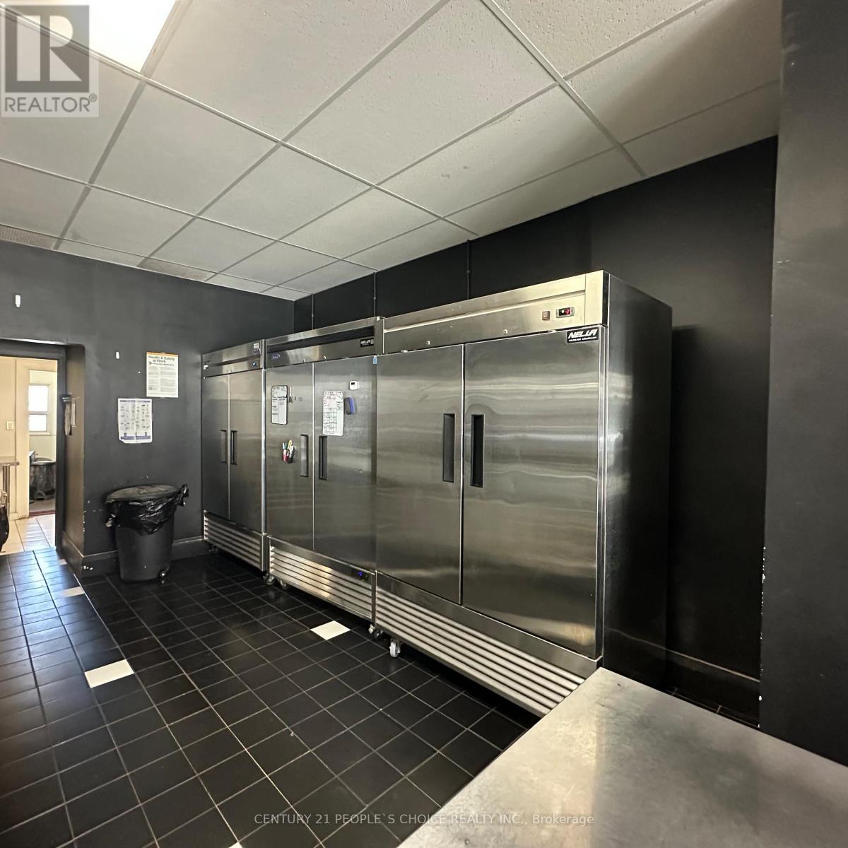 825 College Street, Toronto, Ontario  M6G 1C9 - Photo 2 - C12831070