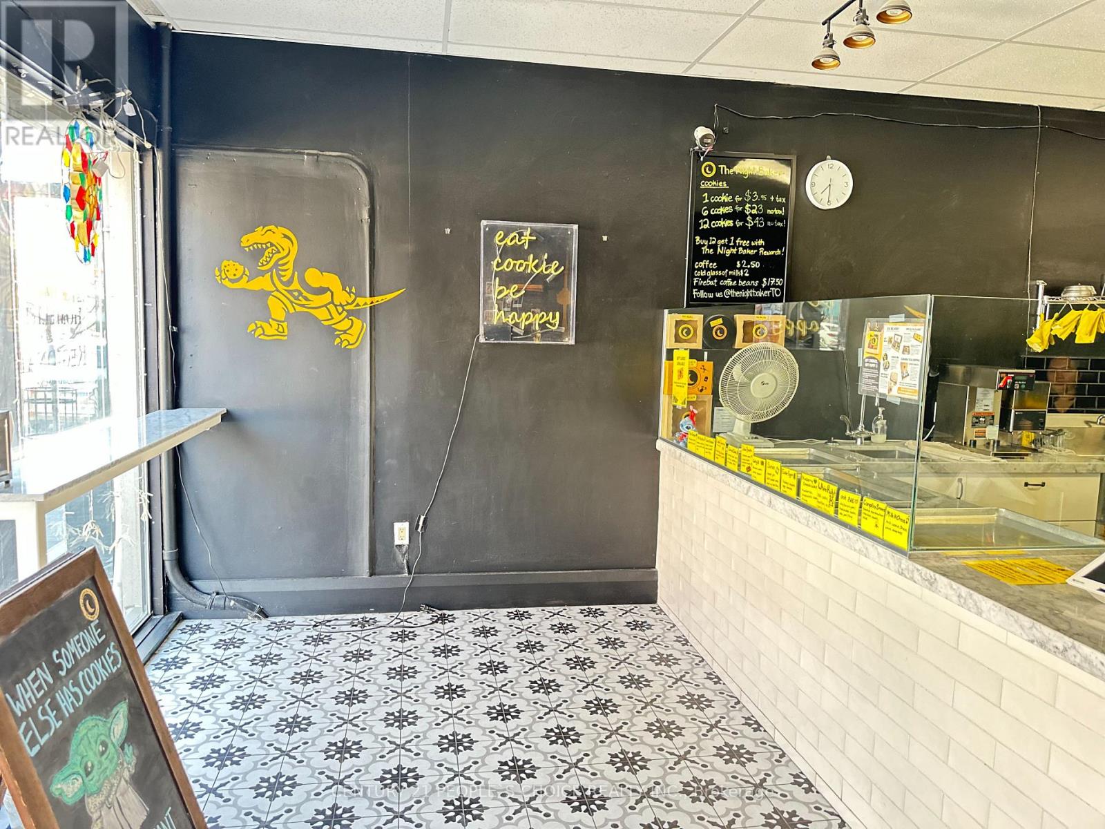 825 College Street, Toronto, Ontario  M6G 1C9 - Photo 4 - C12831070