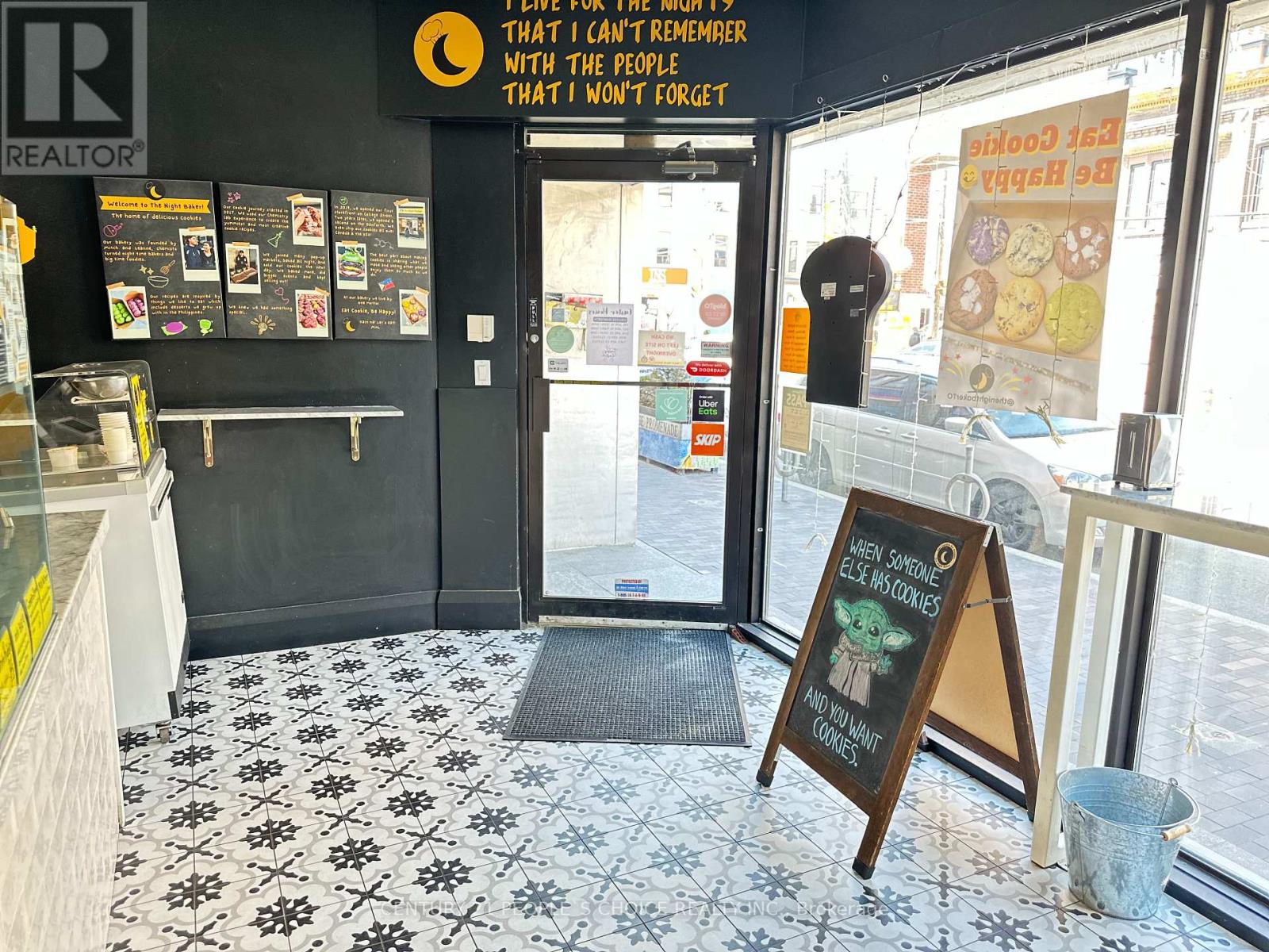 825 College Street, Toronto, Ontario  M6G 1C9 - Photo 5 - C12831070