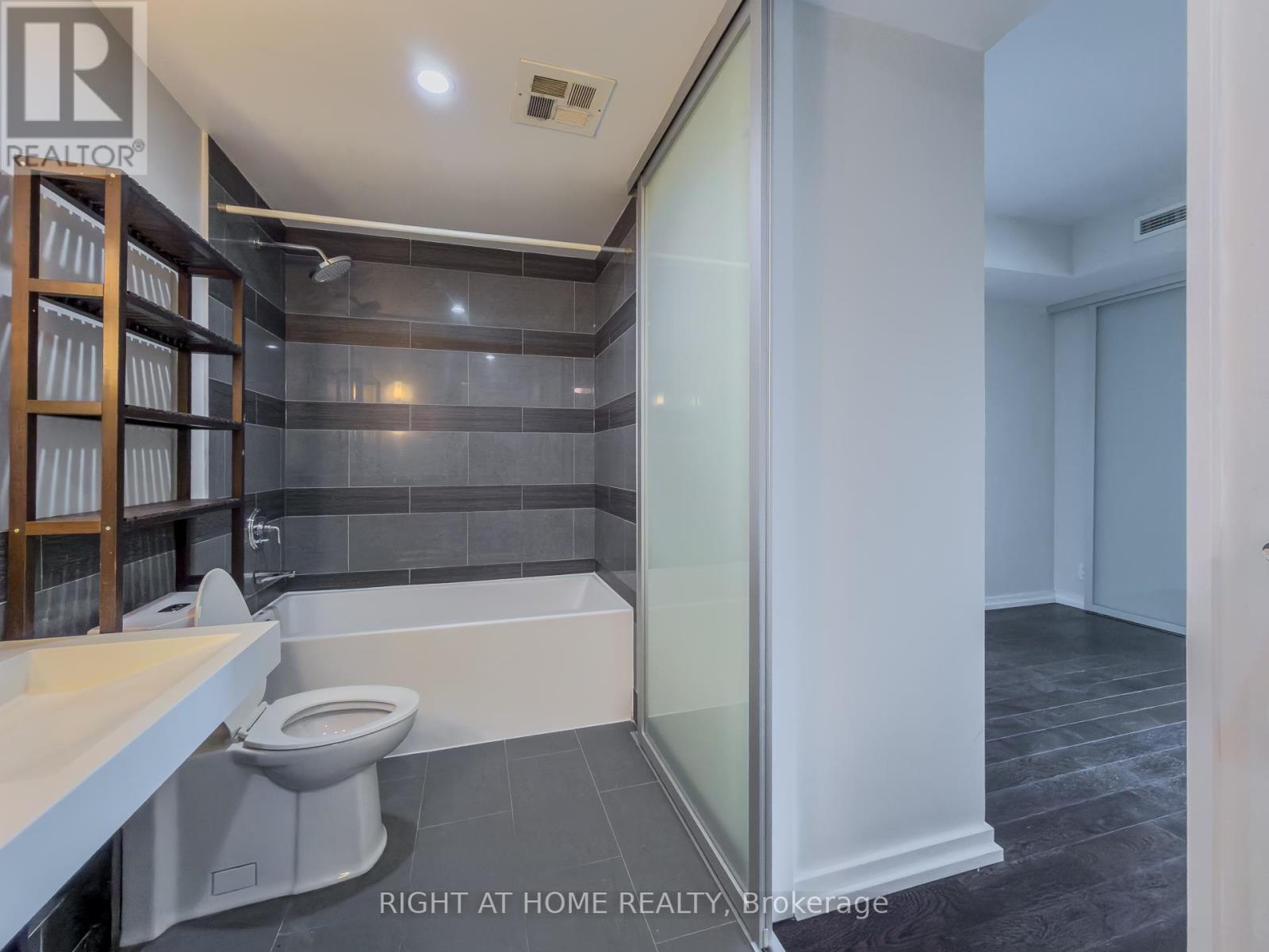 1101 - 390 Cherry Street, Toronto, Ontario  M5A 0E2 - Photo 13 - C12831112