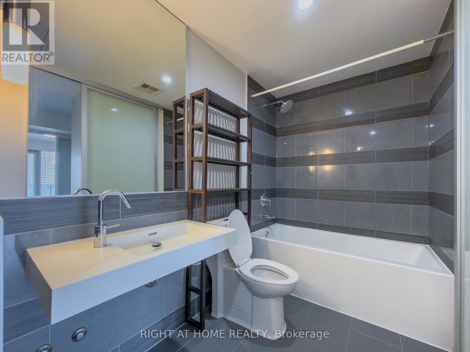 1101 - 390 Cherry Street, Toronto, Ontario  M5A 0E2 - Photo 14 - C12831112