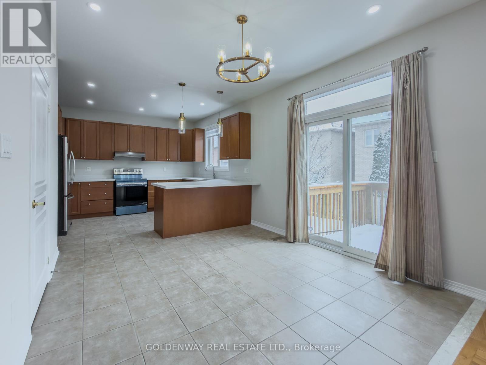 33 Nichols Boulevard, Markham, Ontario  L6C 3A6 - Photo 10 - N12825426