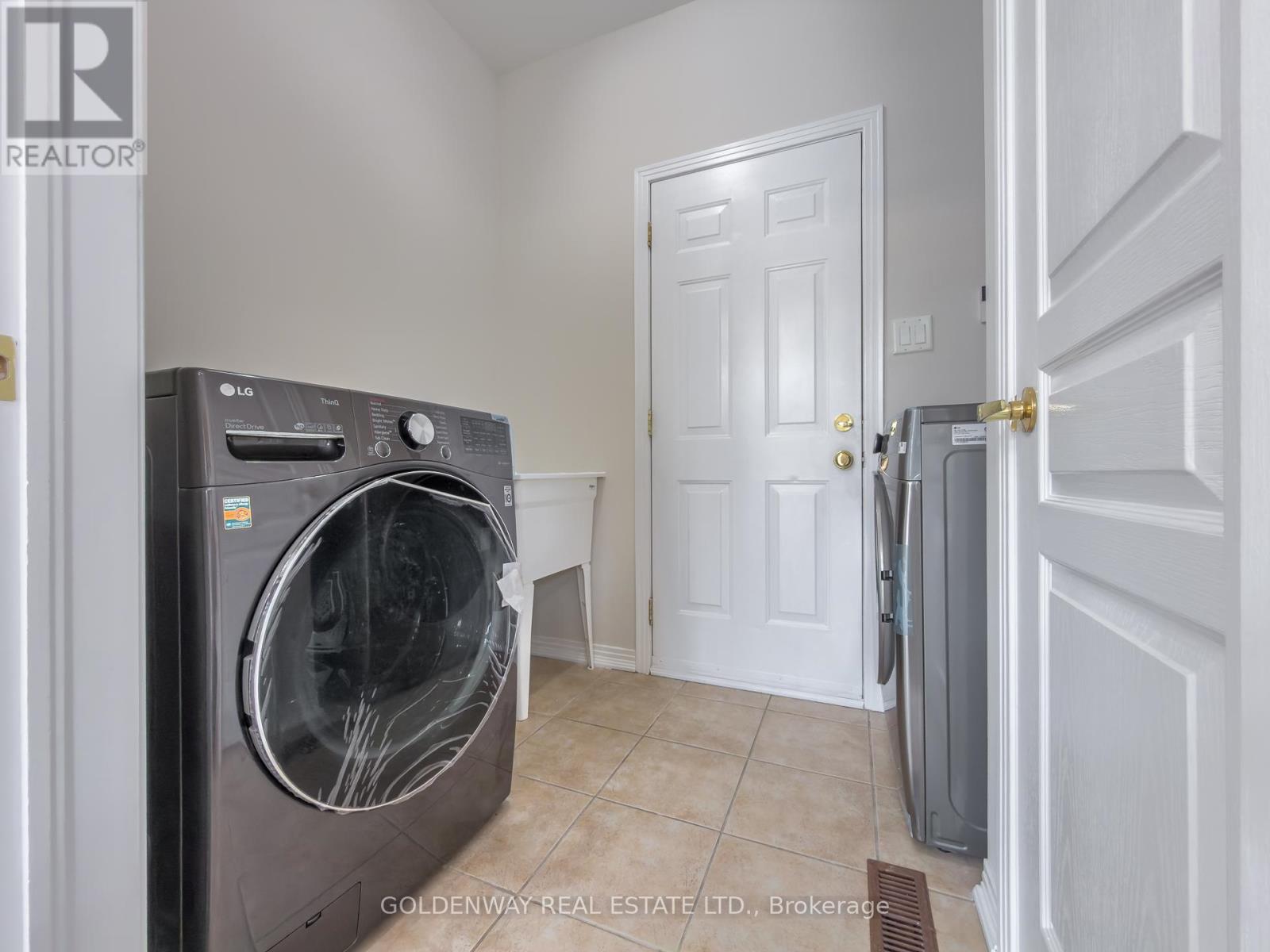 33 Nichols Boulevard, Markham, Ontario  L6C 3A6 - Photo 16 - N12825426