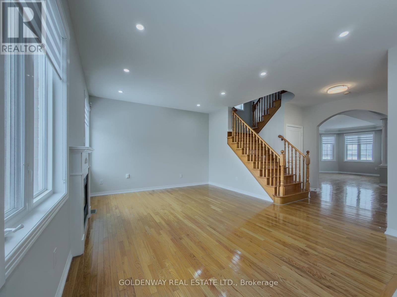 33 Nichols Boulevard, Markham, Ontario  L6C 3A6 - Photo 7 - N12825426