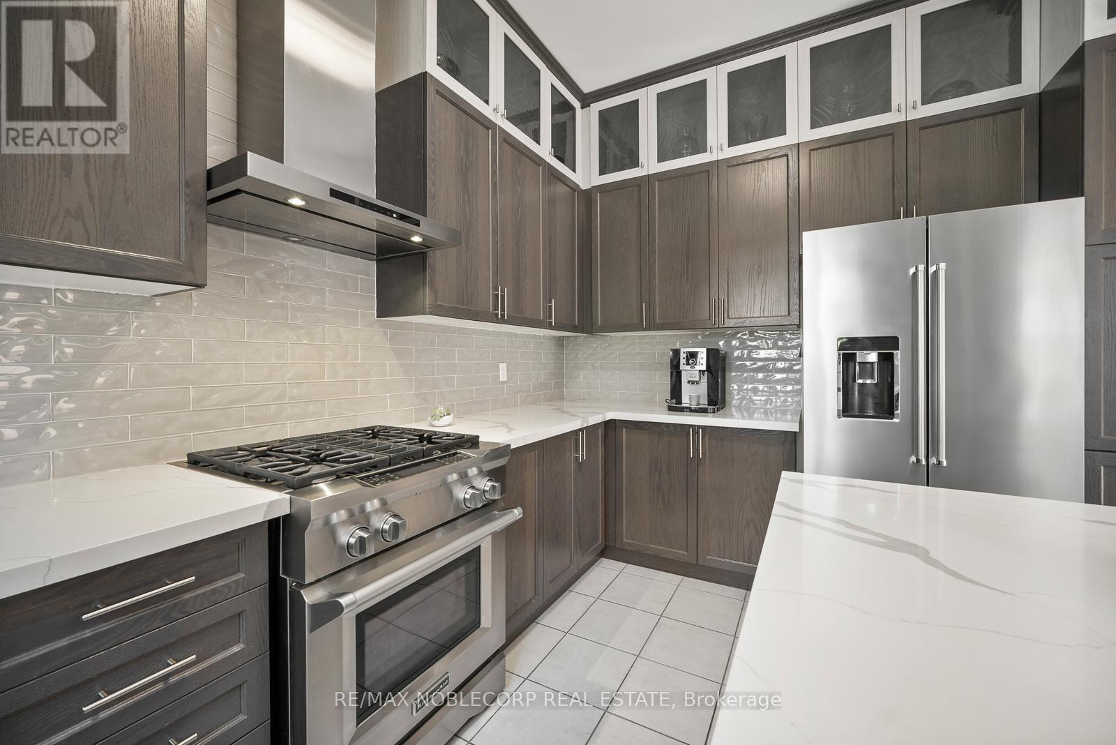 68 Inverness Way, Bradford West Gwillimbury, Ontario  L3Z 0W5 - Photo 12 - N12831090