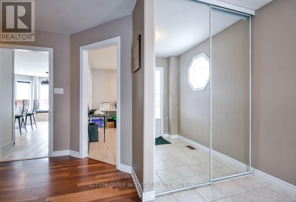 36 Nicklaus Drive, Barrie, Ontario  L4M 6W5 - Photo 9 - S12831110