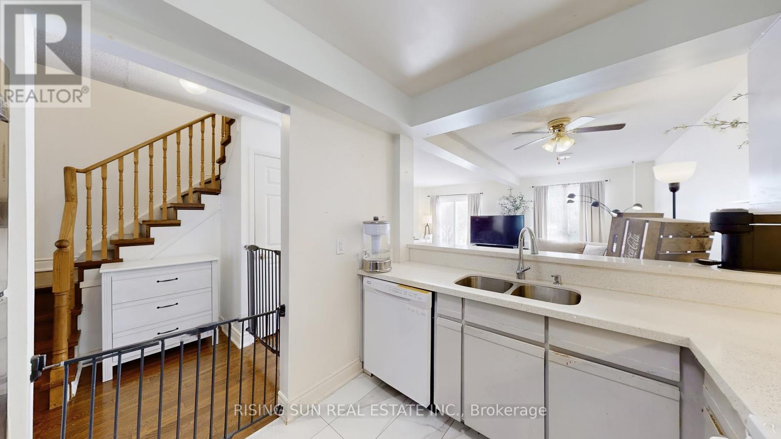 44 Whitehaven Drive, Brampton, Ontario  L6Z 2R5 - Photo 10 - W12831024