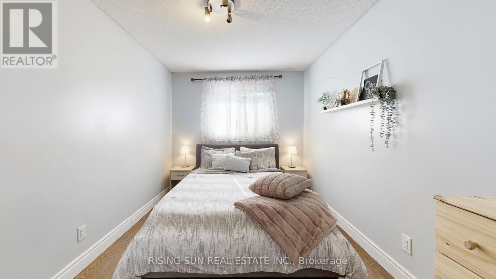 44 Whitehaven Drive, Brampton, Ontario  L6Z 2R5 - Photo 15 - W12831024