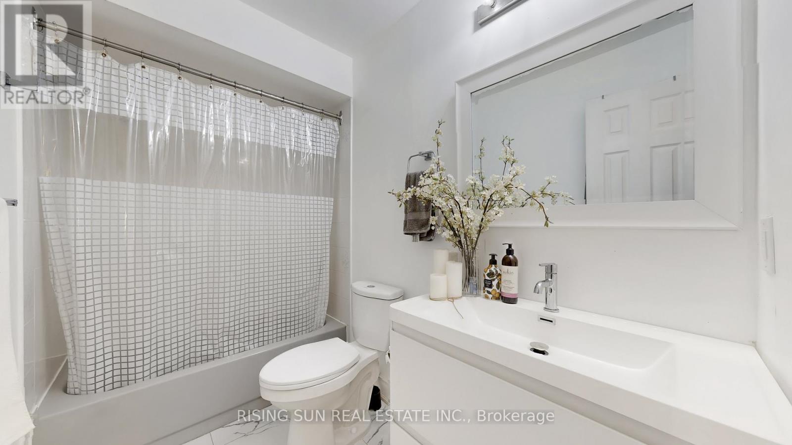 44 Whitehaven Drive, Brampton, Ontario  L6Z 2R5 - Photo 19 - W12831024