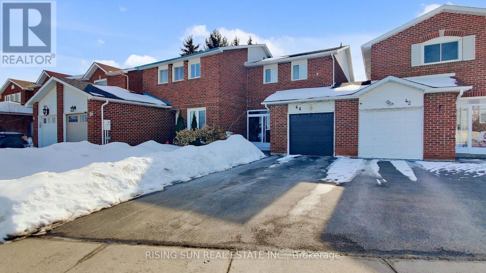 44 Whitehaven Drive, Brampton, Ontario  L6Z 2R5 - Photo 2 - W12831024