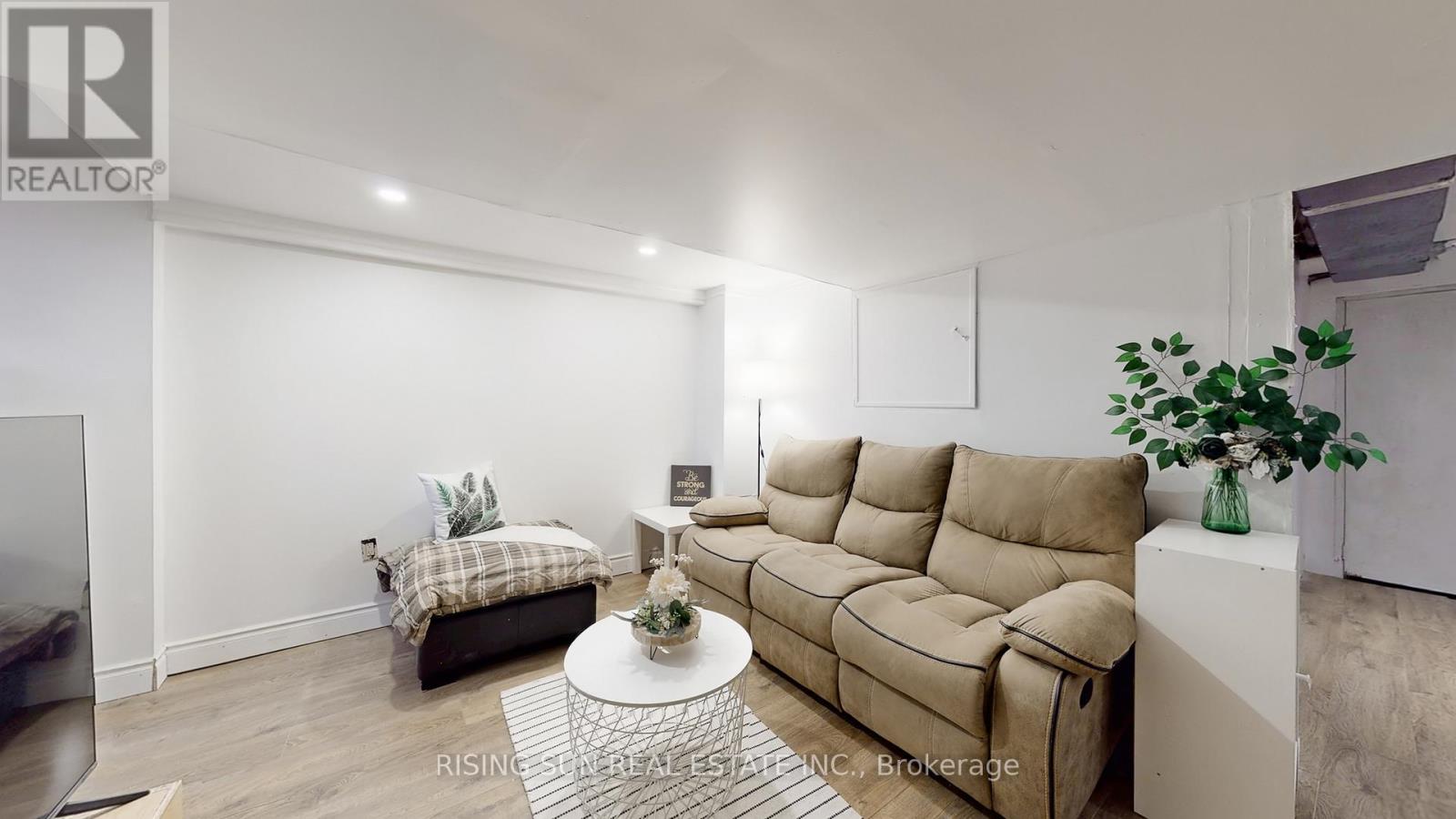 44 Whitehaven Drive, Brampton, Ontario  L6Z 2R5 - Photo 24 - W12831024