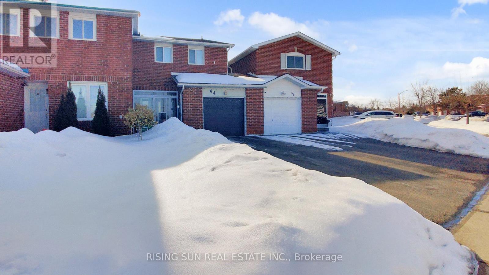 44 Whitehaven Drive, Brampton, Ontario  L6Z 2R5 - Photo 3 - W12831024