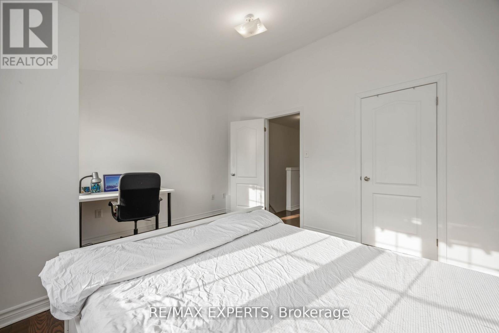 19b Oak Street, Toronto, Ontario  M9N 0A4 - Photo 31 - W12831074