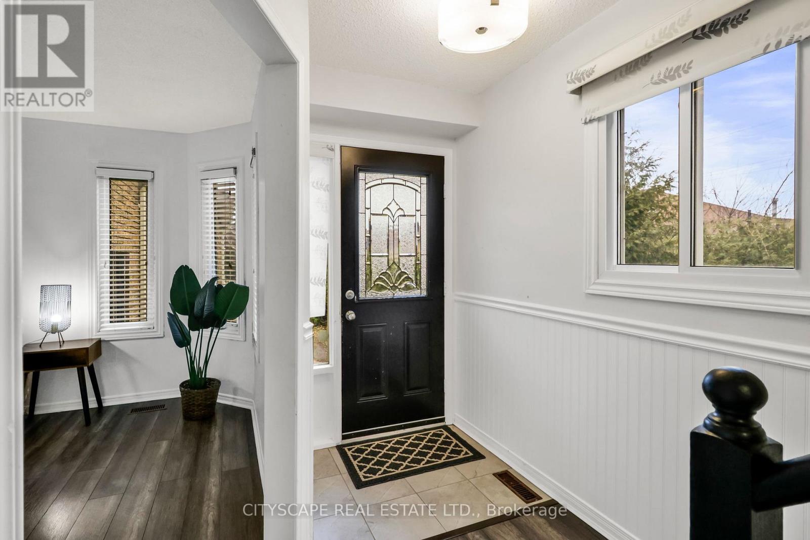 79 Weatherup Crescent, Barrie, Ontario  L4N 7J7 - Photo 2 - S12830964