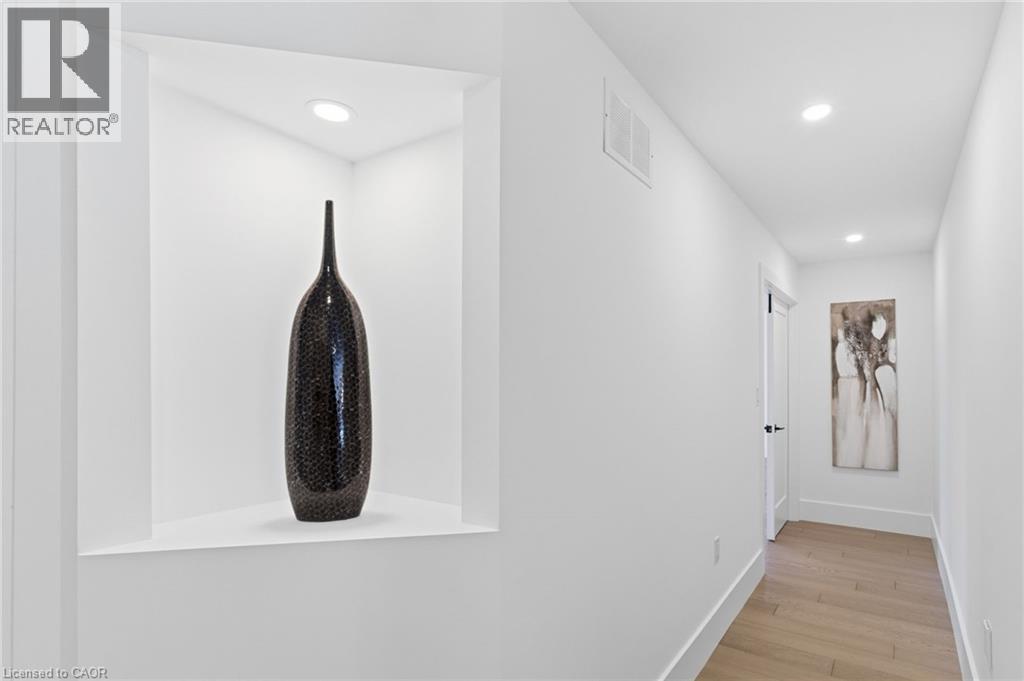 817 King Road, Burlington, Ontario  L7T 3K8 - Photo 33 - 40806493