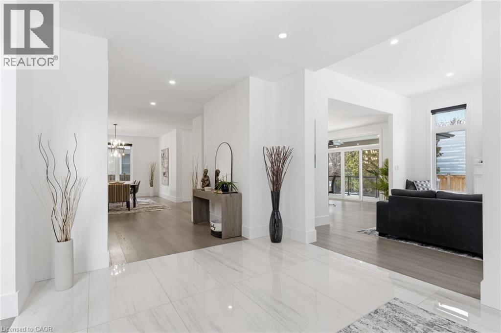 817 King Road, Burlington, Ontario  L7T 3K8 - Photo 5 - 40806493