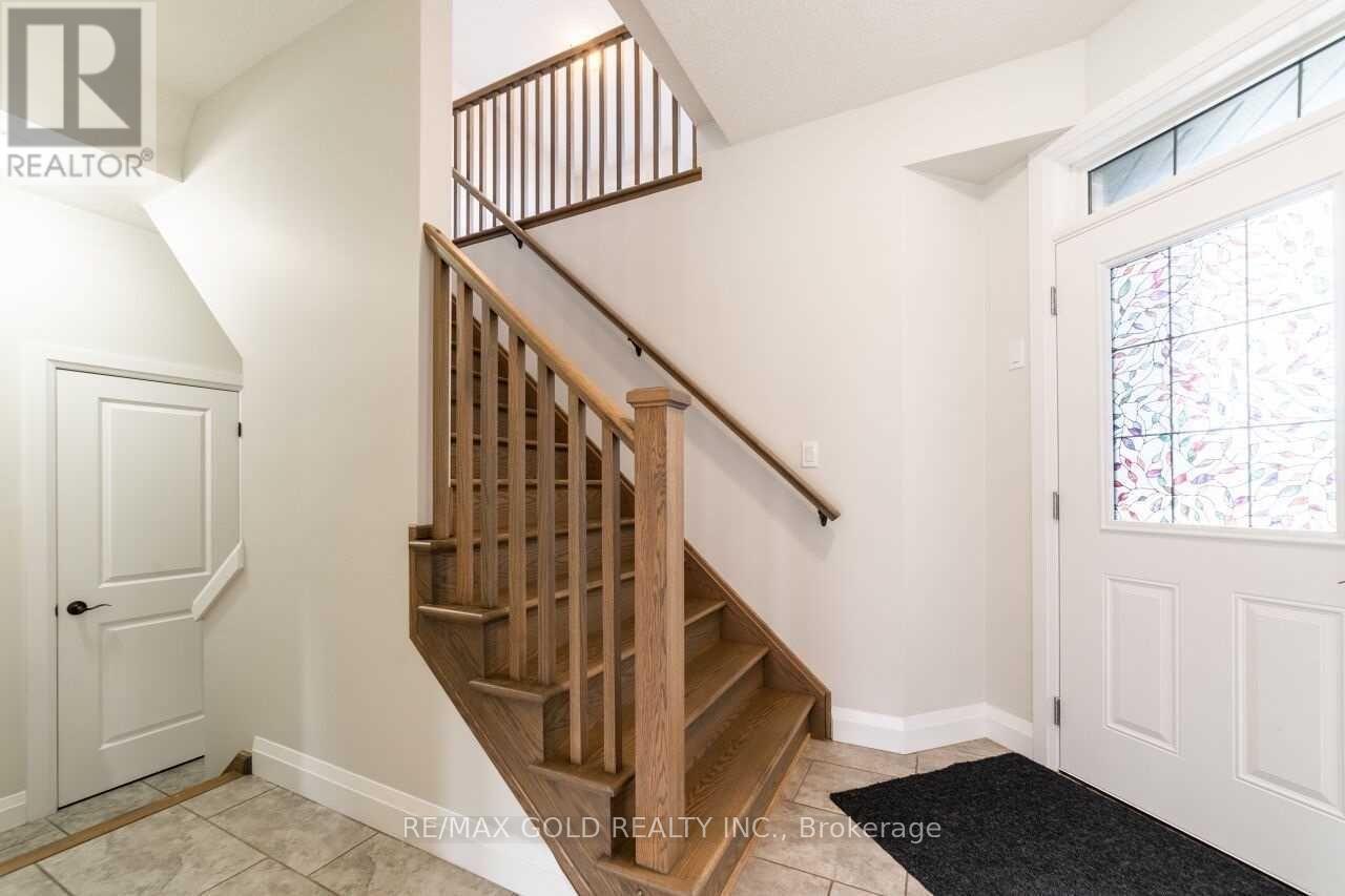 176 Wedgewood Drive, Woodstock, Ontario  N4T 0K1 - Photo 4 - X12831052