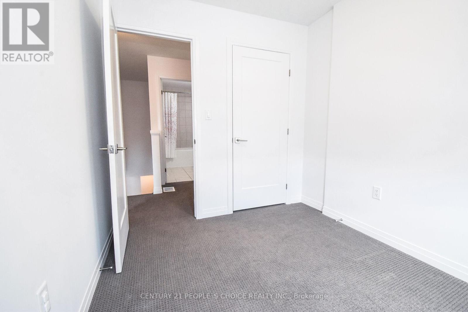 15 Hoffman Lane, Hamilton, Ontario  L9G 0H2 - Photo 5 - X12831118