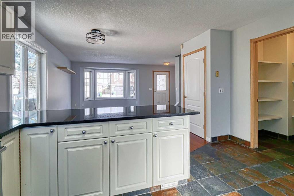 136 Chaparral Ridge Circle Se, Calgary, Alberta  T2X 3X3 - Photo 7 - A2287593