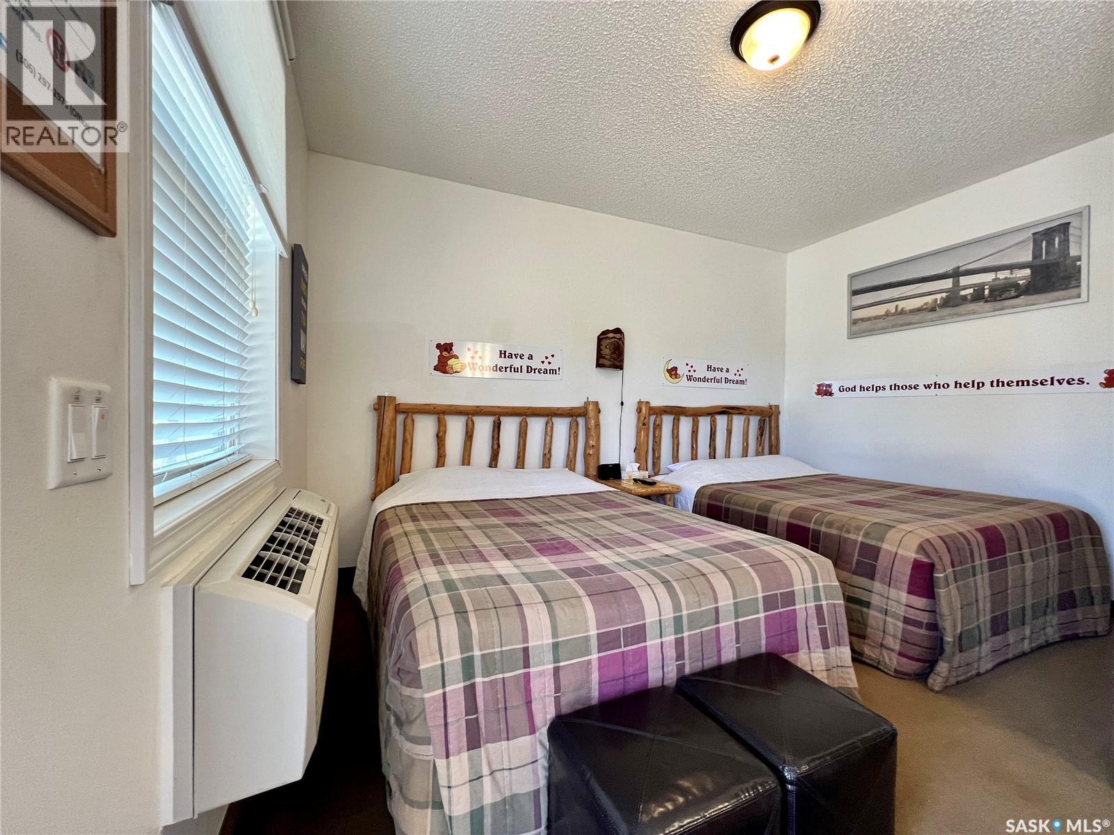 554 5th Avenue W, Shaunavon, Saskatchewan  S0N 2M0 - Photo 11 - SK029396