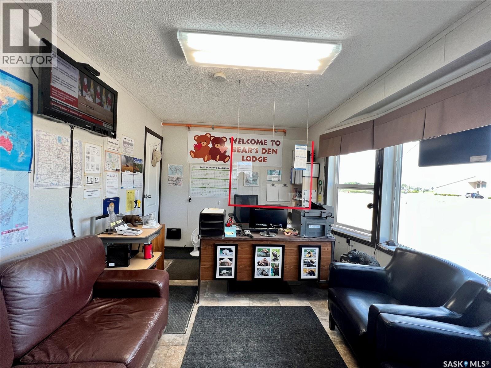 554 5th Avenue W, Shaunavon, Saskatchewan  S0N 2M0 - Photo 3 - SK029396