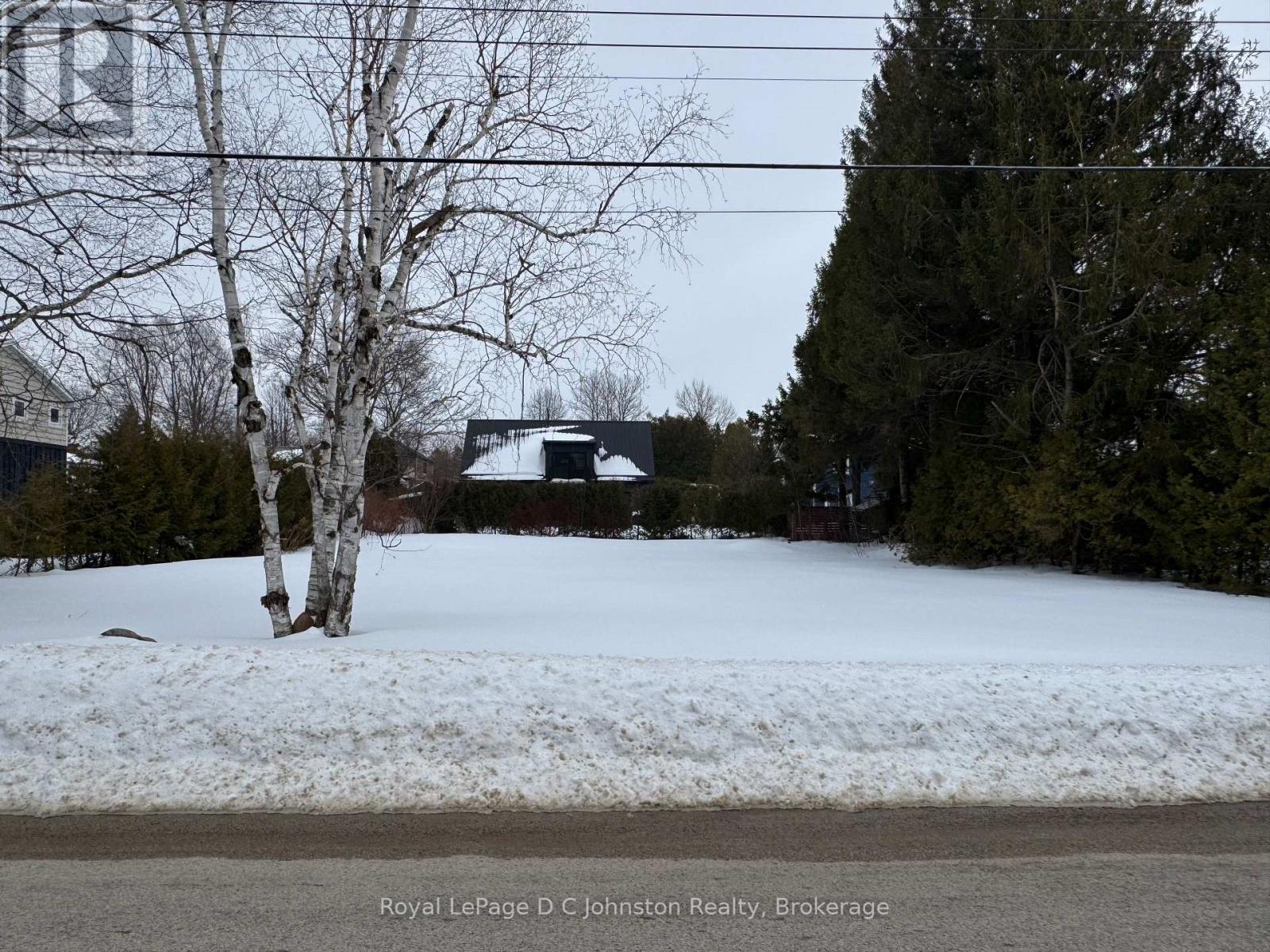 160 Huront Street S, Saugeen Shores, Ontario  N0H 2L0 - Photo 1 - X12831132