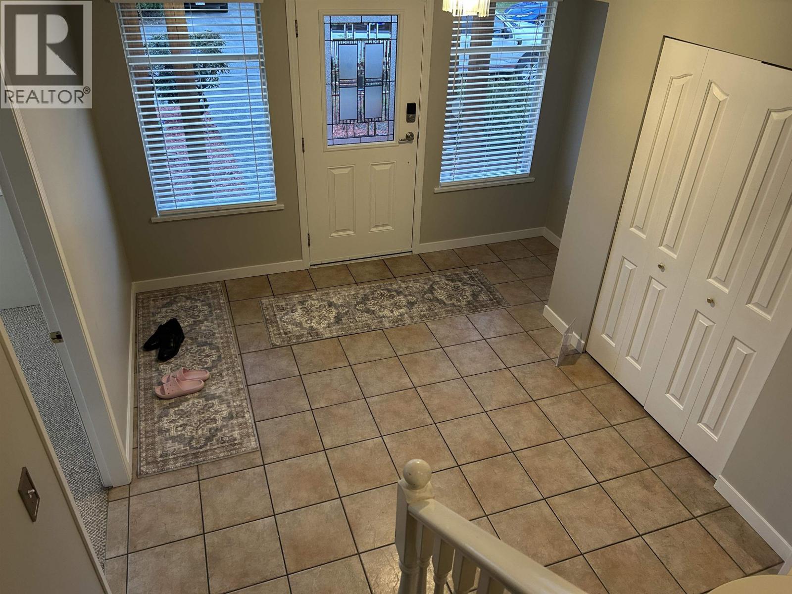 12055 Chestnut Crescent, Pitt Meadows, British Columbia  V3Y 2L6 - Photo 5 - R3092797