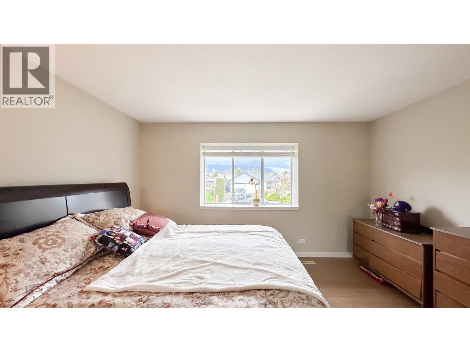 12055 Chestnut Crescent, Pitt Meadows, British Columbia  V3Y 2L6 - Photo 15 - R3092797