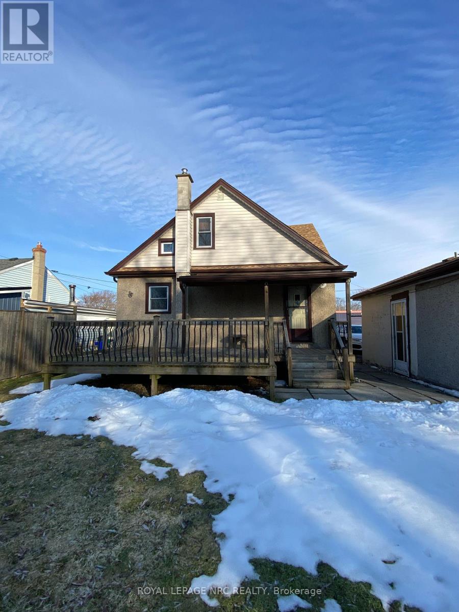 18 Pietz Avenue, Welland, Ontario  L3C 1Z4 - Photo 3 - X12831124