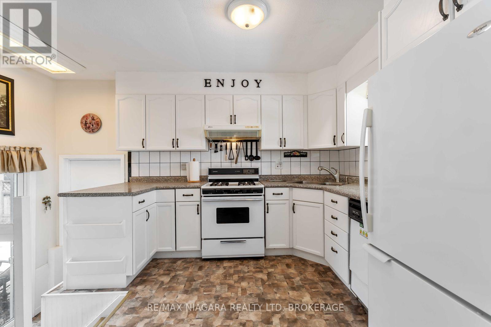 80 Michael Drive N, Port Colborne, Ontario  L3K 3C5 - Photo 17 - X12831182