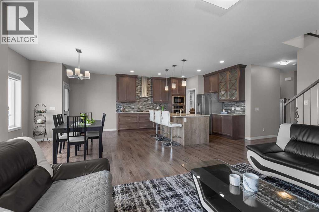 247 Hillcrest Heights Sw, Airdrie, Alberta  T4B 3Z2 - Photo 4 - A2275482