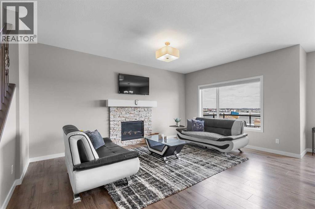 247 Hillcrest Heights Sw, Airdrie, Alberta  T4B 3Z2 - Photo 2 - A2275482