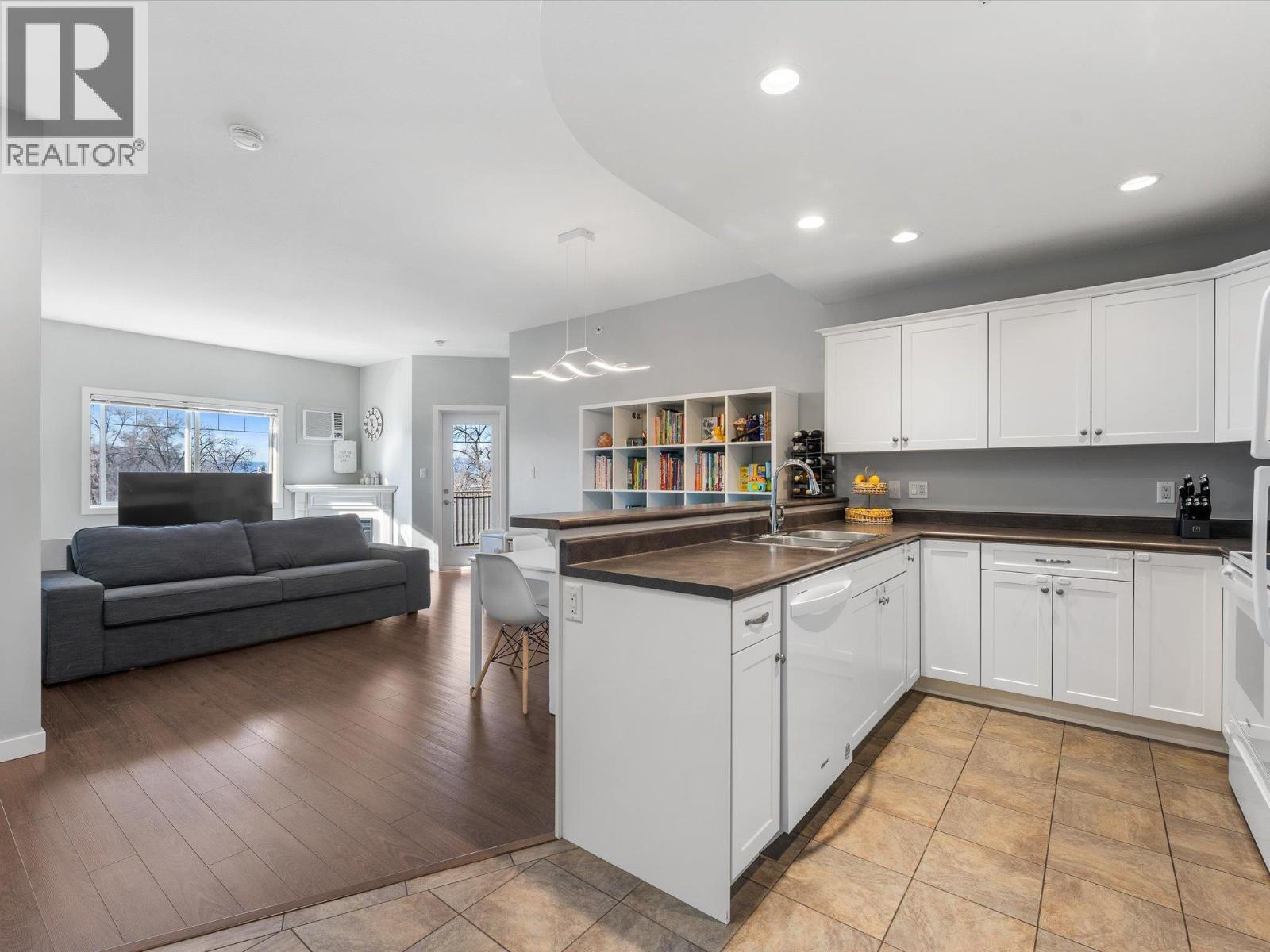 302 - 345 Mills Road, Rutland North, Kelowna 2