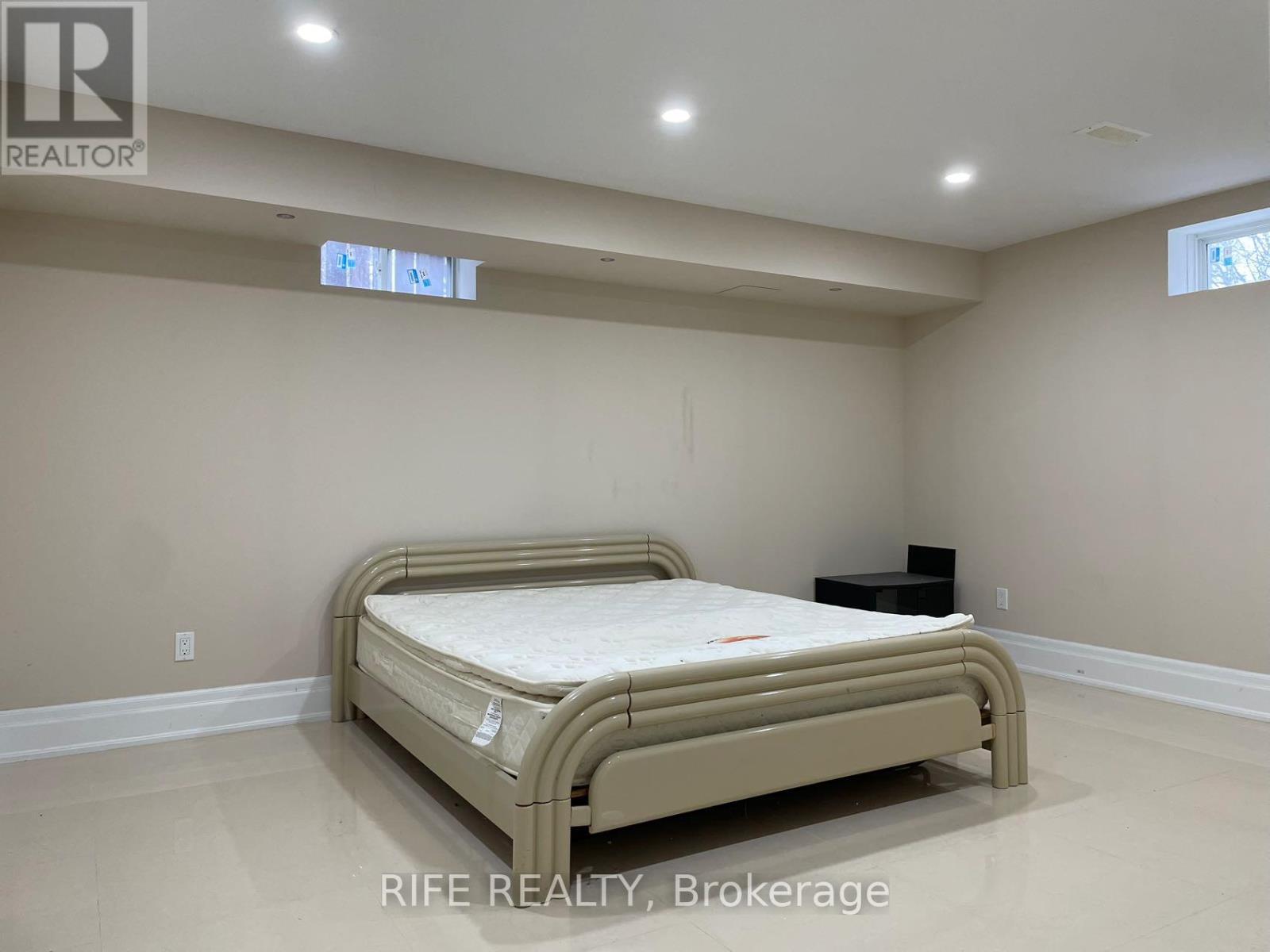 48 Transwell Avenue, Toronto, Ontario  M2R 2J4 - Photo 3 - C12831186