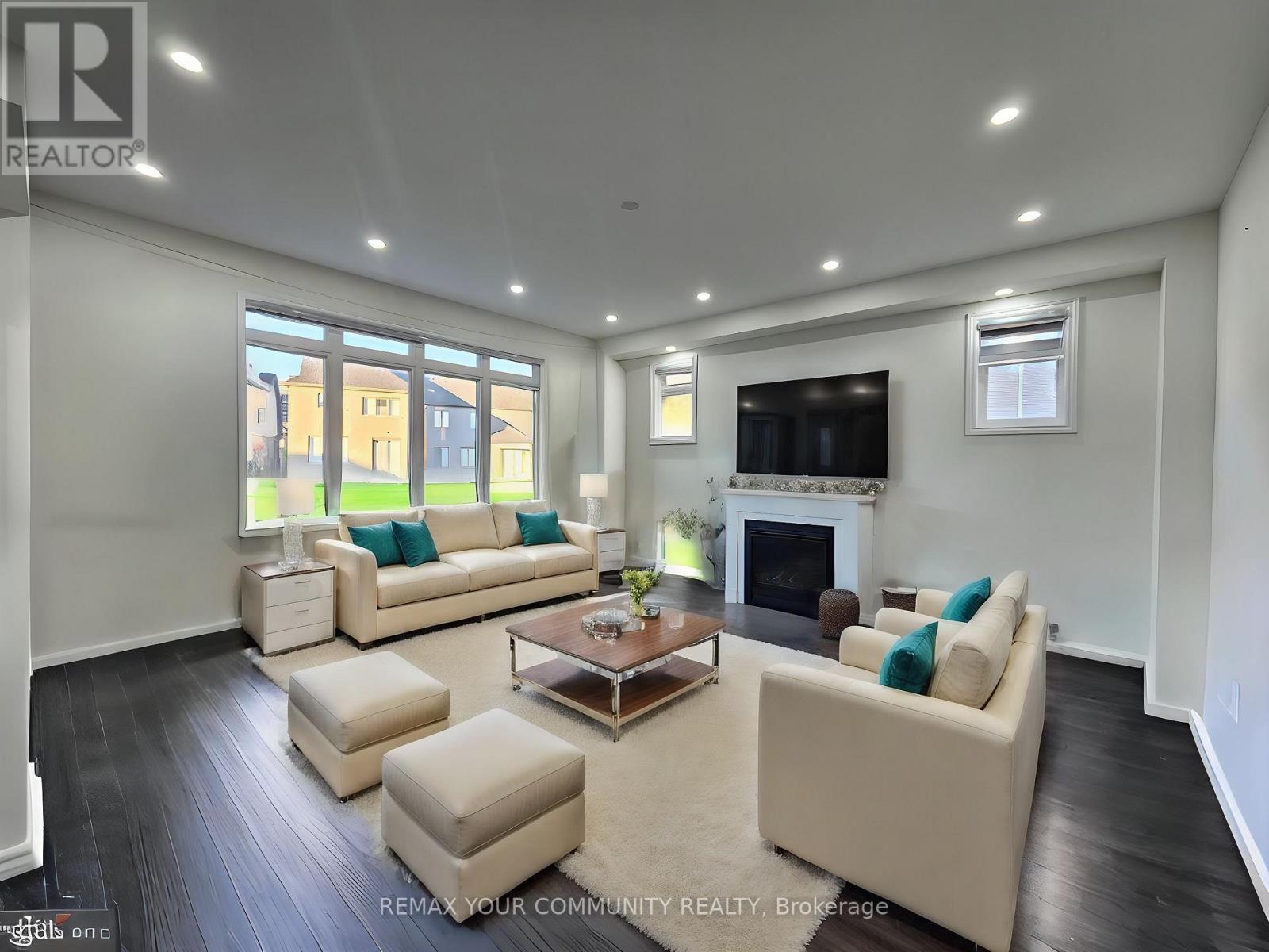 Main - 226 Miyako Court, Oshawa (Windfields), Ontario  L1L 0R7 - Photo 4 - E12831178