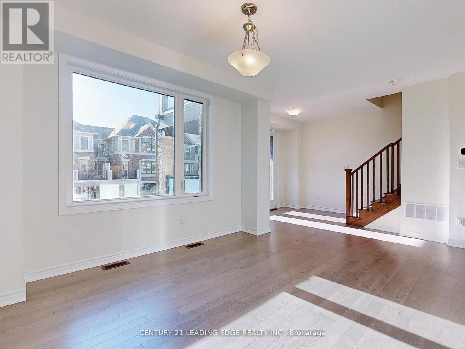 10 Thomas Frisby Jr Crescent, Markham (Victoria Square), Ontario  L6C 3L1 - Photo 5 - N12831176