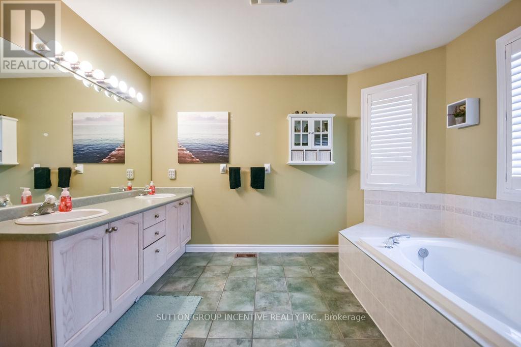 36 Nicklaus Drive, Barrie, Ontario  L4M 6W5 - Photo 35 - S12831110