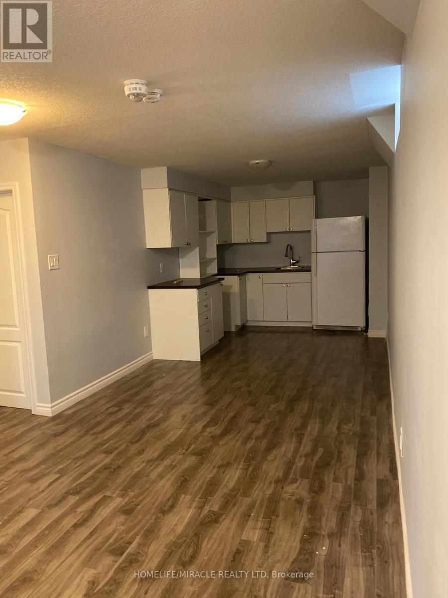 Bsmt - 16 Golden Springs Drive, Brampton (Northwest Brampton), Ontario  L7A 4N4 - Photo 2 - W12831140