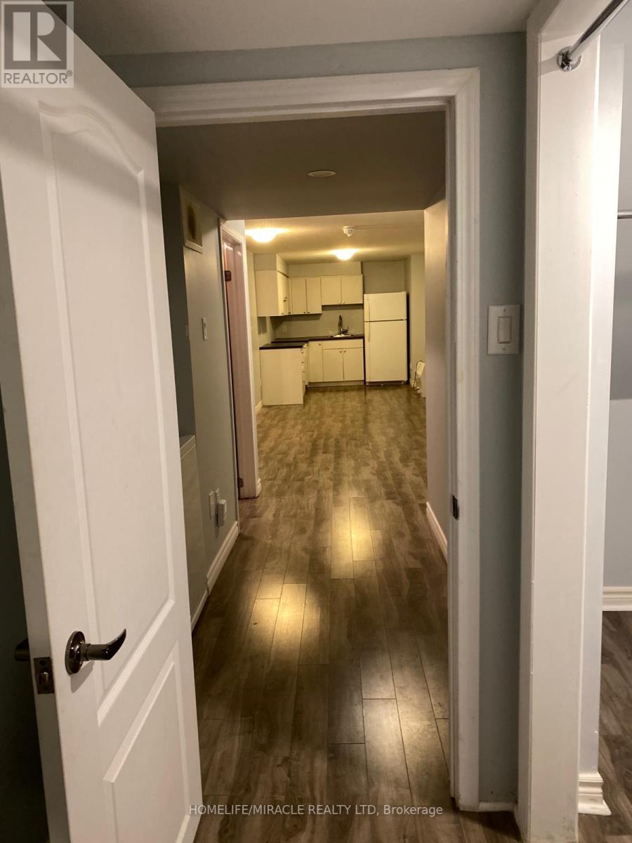 Bsmt - 16 Golden Springs Drive, Brampton (Northwest Brampton), Ontario  L7A 4N4 - Photo 4 - W12831140