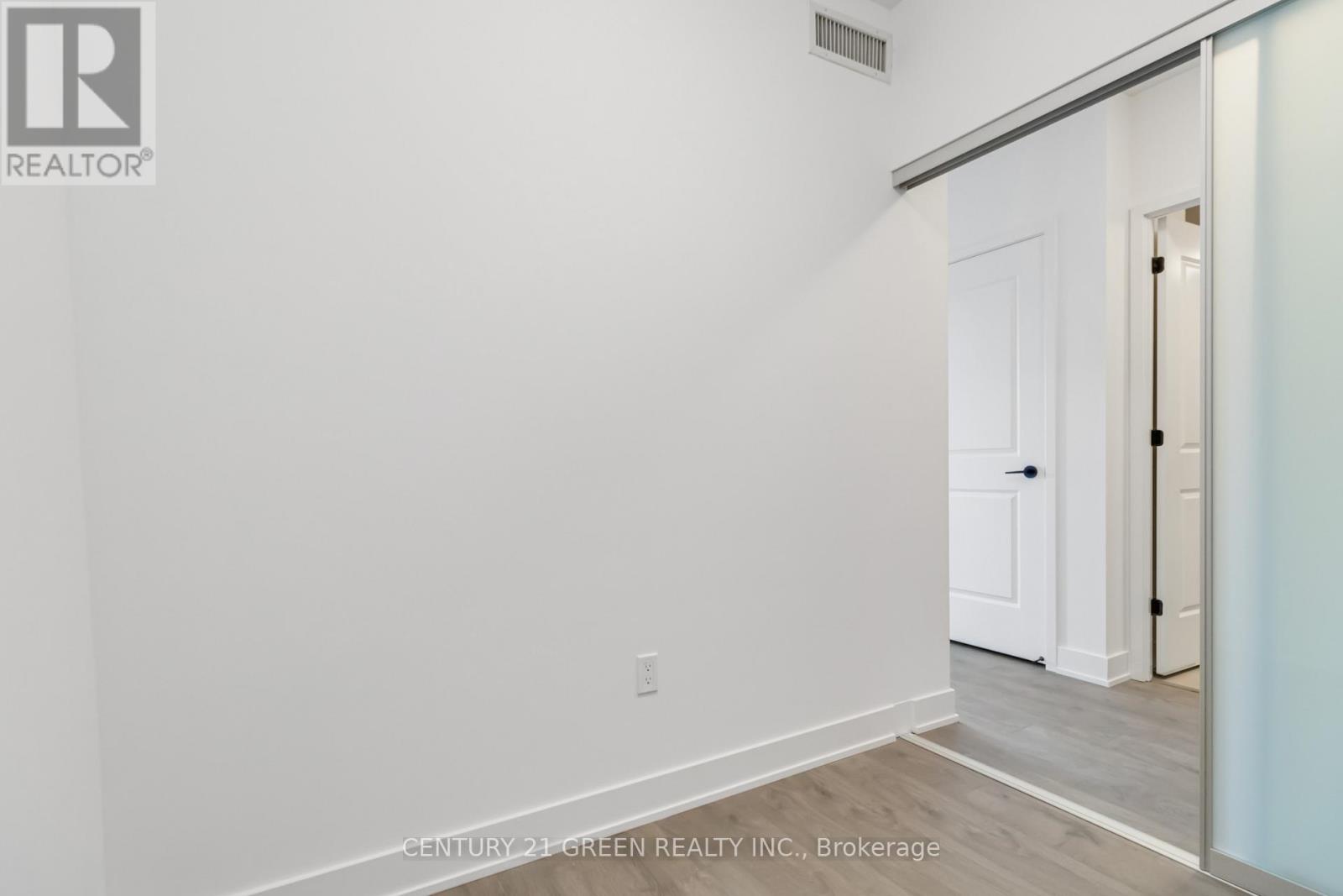 322 - 2343 Khalsa Gate, Oakville, Ontario  L6M 5R6 - Photo 4 - W12831180